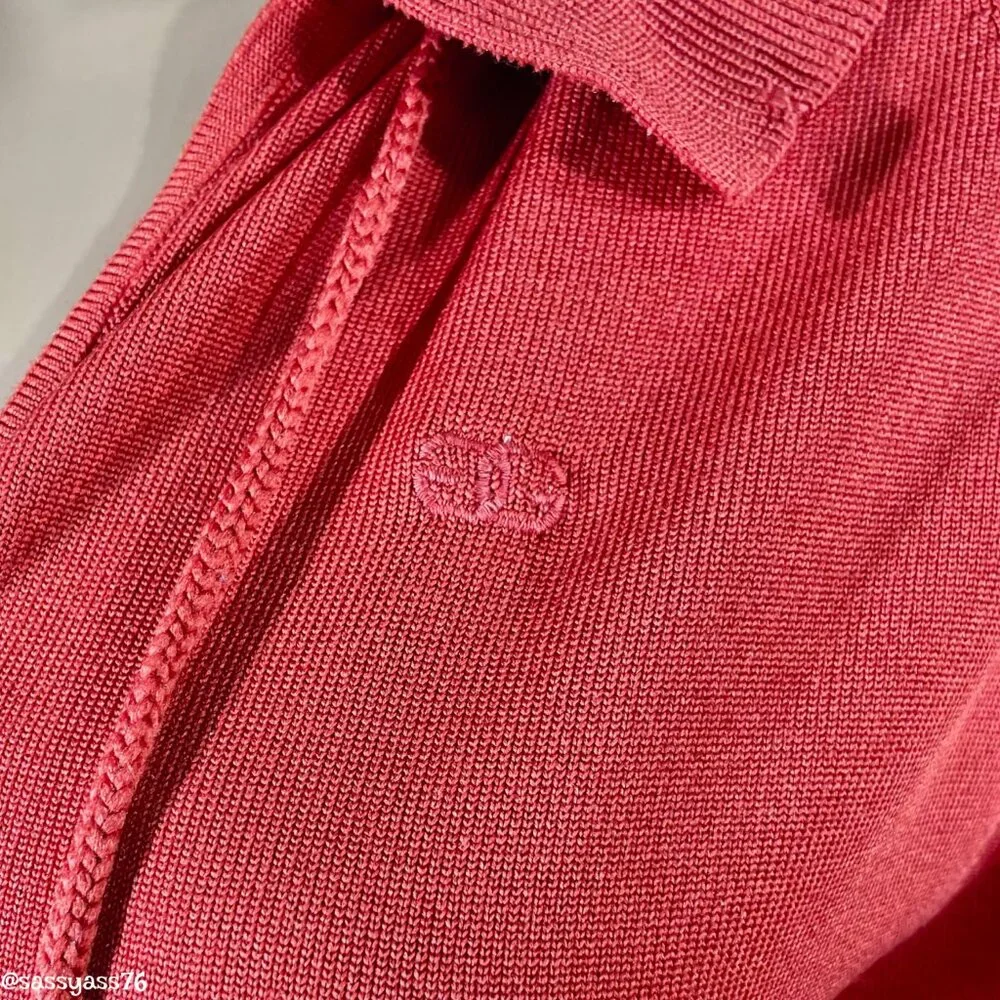 ⭐️HP⭐️VTG▪️GIVENCHY▪️70's Lightweight Knit Scalloped Collar Embroidered Logo Top - Picture 6 of 9